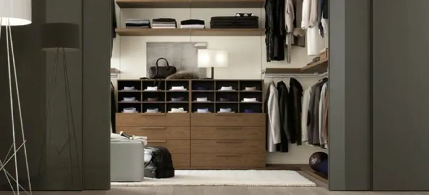 Dressing modern cu usi glisante realizat la comanda in Chisinau