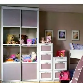 Dulap clasic elegant pentru haine copii în Chișinău